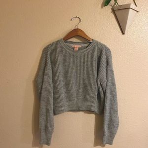SOLD 🚫Cool Grey Chunky Knit Slouchy Cropped Sweater 🐑